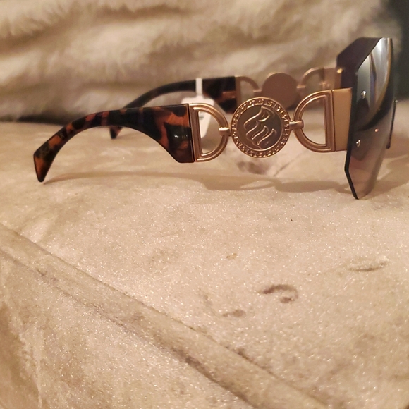 Rocawear Oversized Brown Sunglasses - Picture 2 of 11